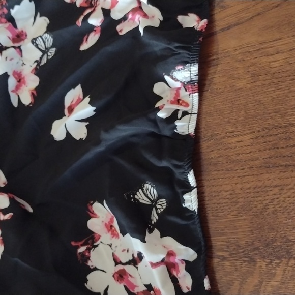 TORRID Floral Butterflies Cold Shoulder Blouse b333 - Picture 5 of 6